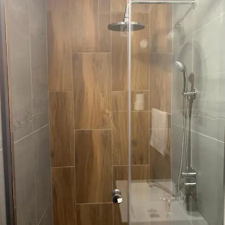 بيت ضيافة 2 4*